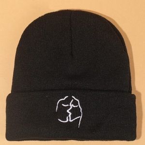 Black kissing beanie